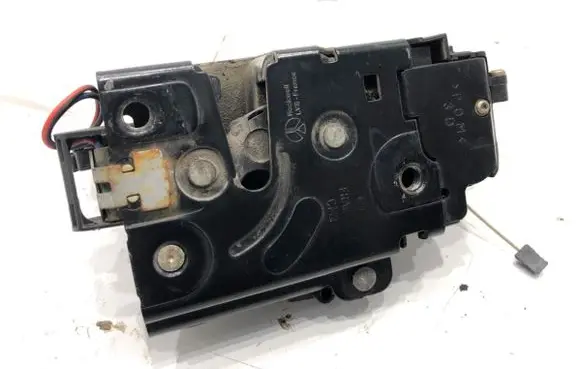 Volkswagen PASSAT B5.5 Front door lock