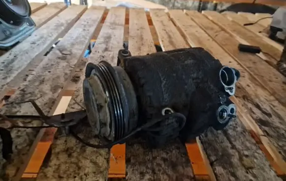 Volkswagen PASSAT B5.5 Air conditioning (A/C) compressor (pump)