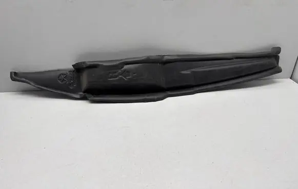 Chrysler Pacifica Fender foam support/seal 68225662AA 111392