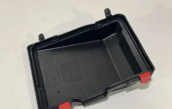 Peugeot 308 Fuse box cover 9678633380