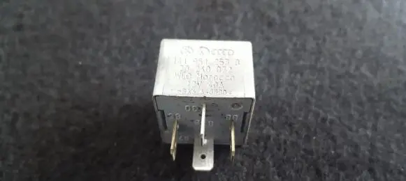 Volkswagen PASSAT B6 Other relay 141951253B 20240072