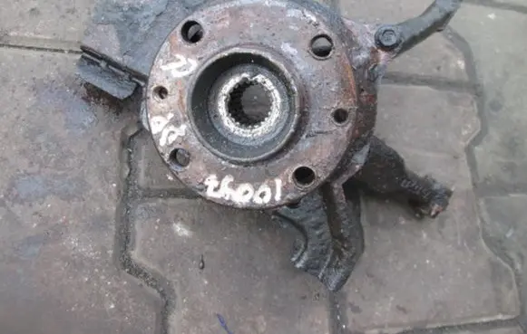 Fiat 500 Cinquecento Front wheel hub spindle knuckle