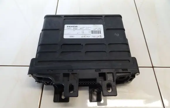 Audi A4 S4 B5 8D Gearbox control unit/module 01N927733CP