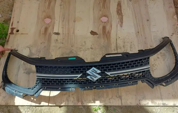 Suzuki Ignis Front grill 7211162R0