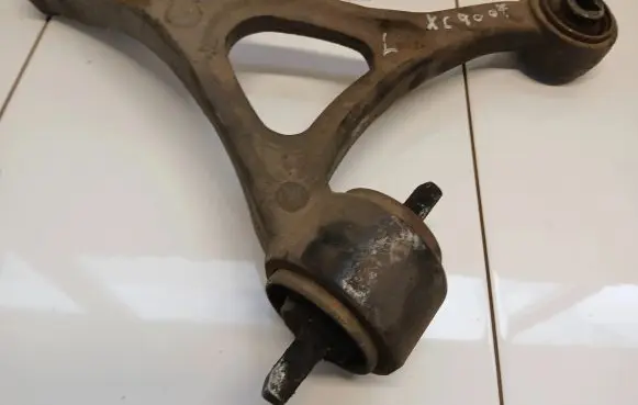 Volvo XC90 Front control arm R47180P