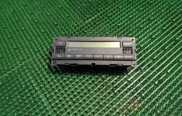 Volkswagen Bora Climate control unit 3B1907044A