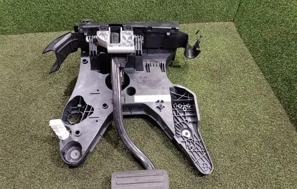 Porsche Cayenne (92A) Brake pedal 7P0723031AD 7P0723031