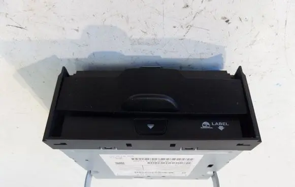 Jeep Cherokee CD/DVD changer P05091563AB