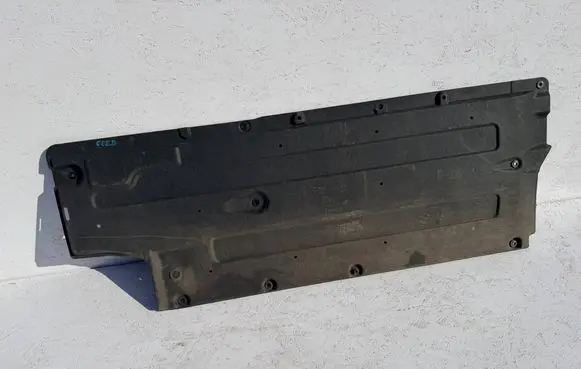 KIA Pro Cee'd III Front underbody cover/under tray 84135CR200