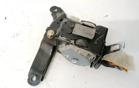 Subaru Legacy Middle seatbelt (rear) g0847