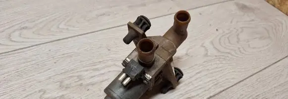 Mercedes-Benz Vito Viano W639 Coolant heater control valve 0018300684