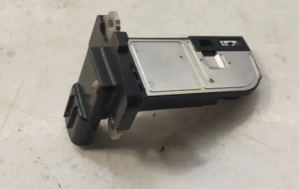 Toyota Avensis T270 Mass air flow meter 2220426010