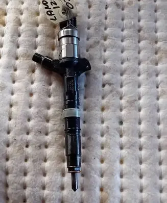 Toyota Land Cruiser (J120) Fuel injector 2367030020 11E06316