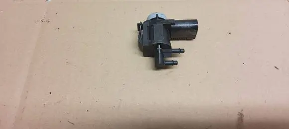 Skoda Octavia Mk2 (1Z) Turbo solenoid valve 1K0906283