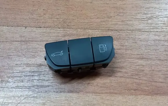 Peugeot 508 Fuel tank opening switch 96661584XT 03384420100