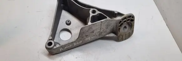 BMW 5 E60 E61 Engine mounting bracket 6777053