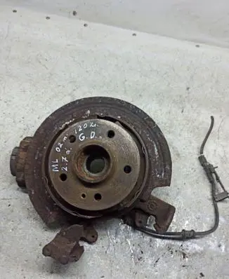 Mercedes-Benz ML W163 Rear wheel hub