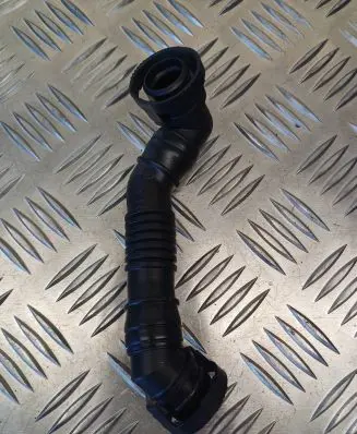 Volkswagen PASSAT B6 Breather hose/pipe 03G103493D VCDA46232