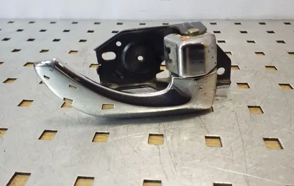 Hyundai Terracan Rear door interior handle