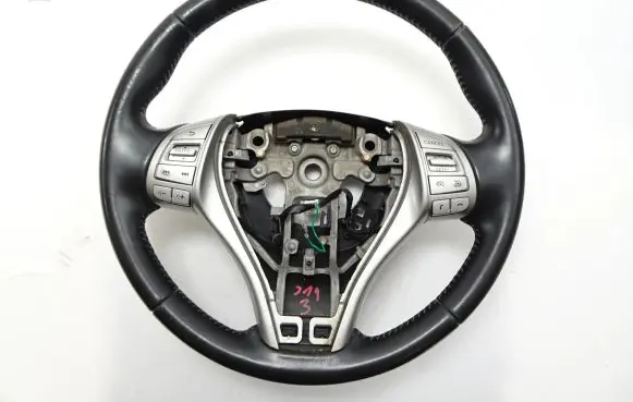 Nissan Qashqai Steering wheel