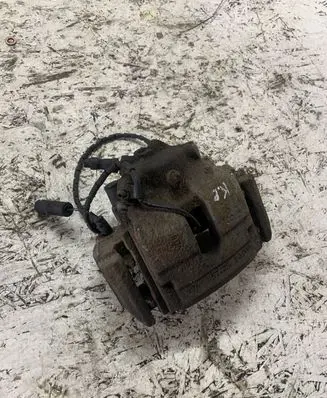 BMW X3 E83 Front brake caliper