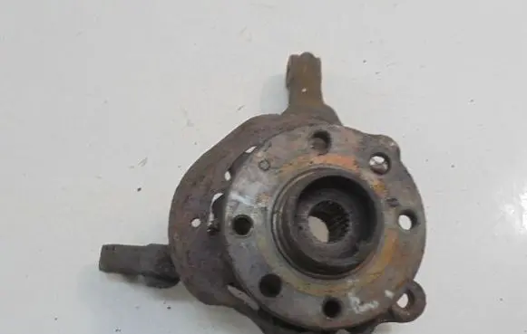 Opel Corsa C Front wheel hub spindle knuckle 13154318