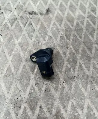 Volvo S40 Camshaft position sensor 8658495 1170080119
