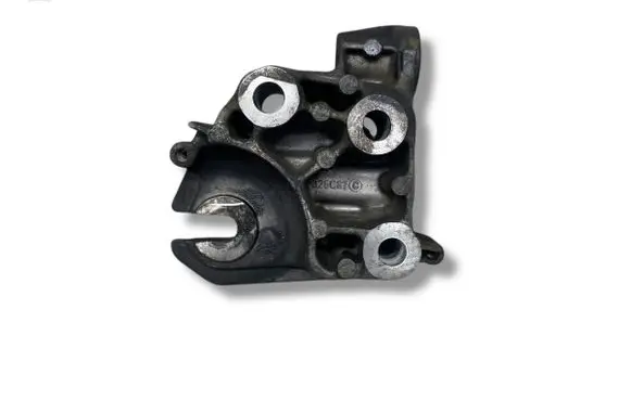 Engine mounting bracket