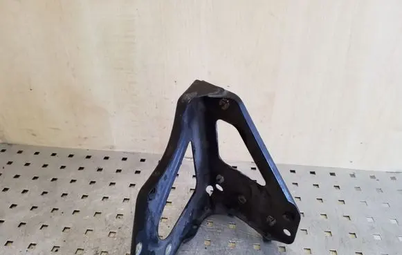 Audi A6 S6 C6 4F Fender mounting bracket 4F0821136A