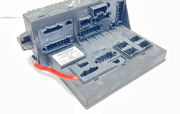 Mercedes-Benz E W211 Fuse module 2115454401