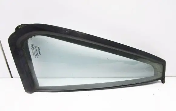Nissan Primera Rear side window