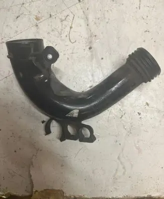 BMW X5 E70 Air intake duct part 7601177 BMW1371 23557610