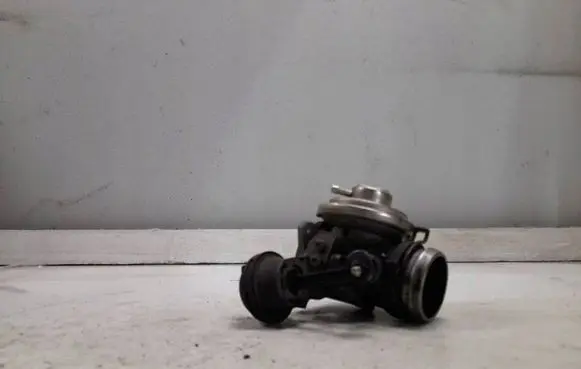 Skoda Fabia Mk1 (6Y) Throttle valve 038129637B 038131501M