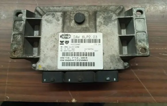 Peugeot 206 Engine control unit/module 9647498180 9654722680