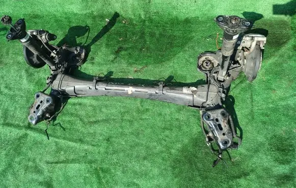 Opel Mokka B Rear axle beam 