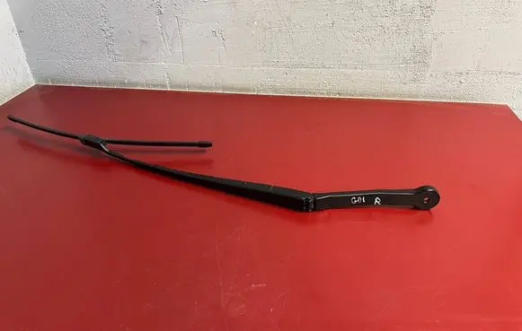 BMW X3 G01 Front wiper blade arm 7399010