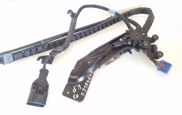 Chrysler Voyager Sliding door lock 4125512 17778AK