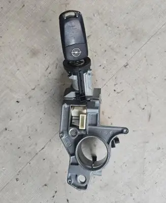 Opel Zafira B Ignition lock N0501882
