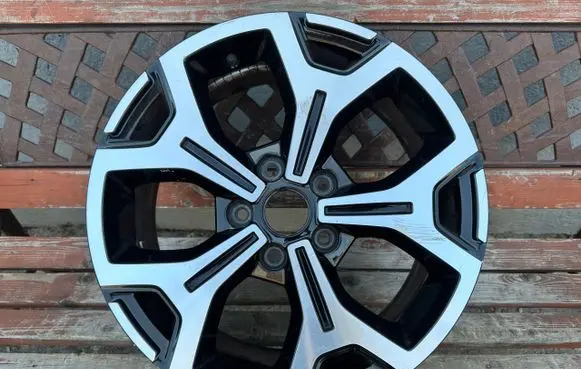 Renault Kadjar R17 alloy rim 