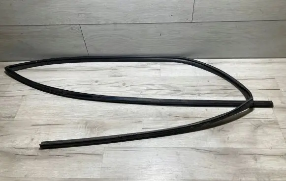 Mitsubishi Pajero Front door glass trim molding 7400d5433