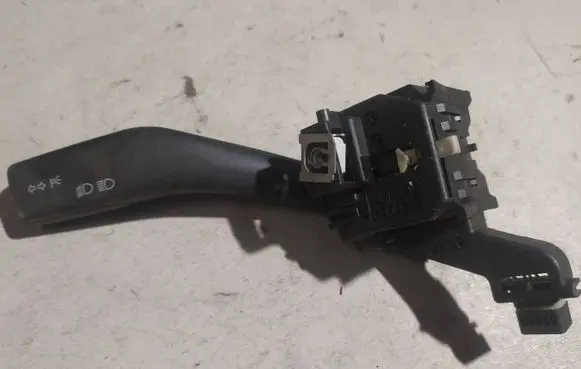 Volkswagen Touran I Indicator stalk 1K0953513