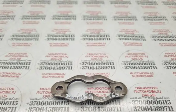 Volkswagen Touareg I Fuel Injector clamp holder 