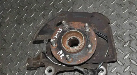 Front wheel hub
