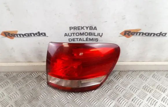 Toyota Avensis Verso Rear/tail lights W2175W