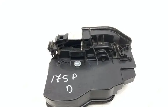 BMW X3 F25 Front door lock 7229458