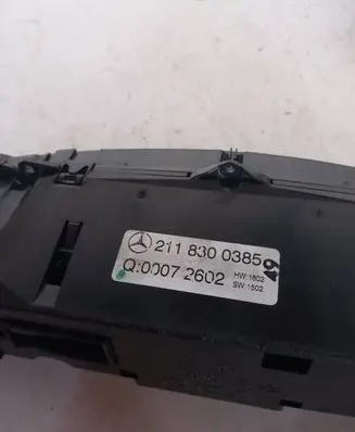 Mercedes-Benz E W211 Climate control unit 2118300385 00072602