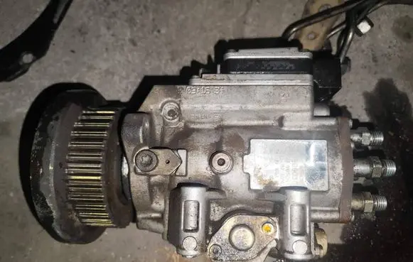 Audi A6 Allroad C5 Fuel injection high pressure pump 059130106j