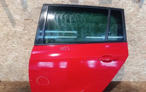 Opel Zafira C Rear door