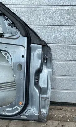 Mercedes-Benz C W204 Front door