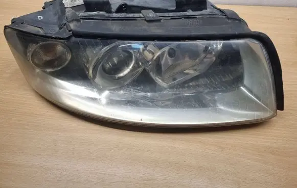 Audi A4 S4 B6 8E 8H Headlight/headlamp 73010137M